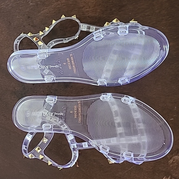 NWT Wild Diva, Clear jelly sandles with gold stubs - Picture 2 of 3